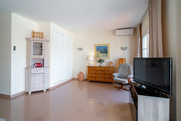 Foto van Appartement in Nerja bij Burriana Strand - Vakantiehuis in Nerja - LivingRoom