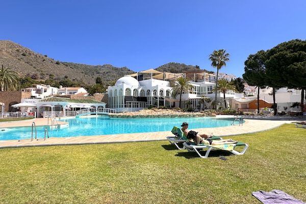 Foto van Appartement in Nerja met Zeezicht & Zwembad - Vakantiehuis in Nerja - PoolOfHouse