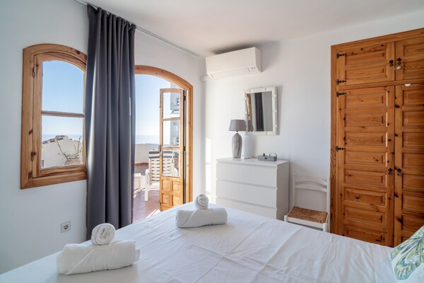 Foto van Appartement in Nerja met Zeezicht & Zwembad - Vakantiehuis in Nerja - BedRoom