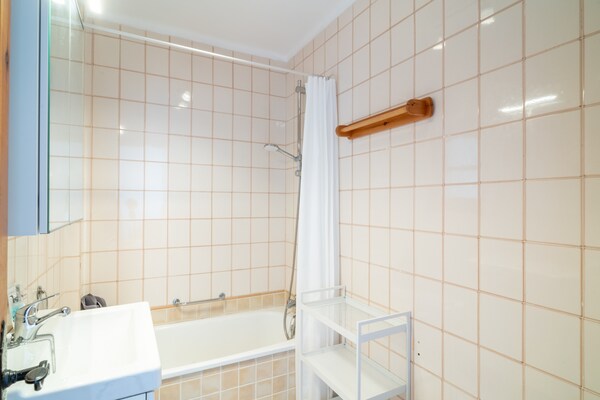 Foto van Appartement in Nerja met Zeezicht & Zwembad - Vakantiehuis in Nerja - BathRoom