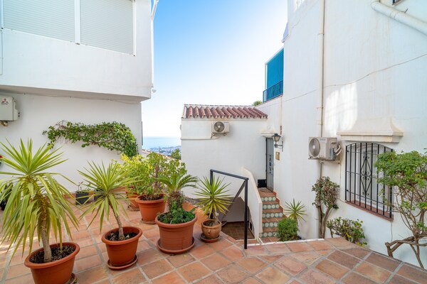 Foto van Appartement in Nerja met Zeezicht & Zwembad - Vakantiehuis in Nerja - Outdoor