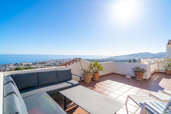 Foto van Appartement in Nerja met Zeezicht & Zwembad - Vakantiehuis in Nerja - terrace