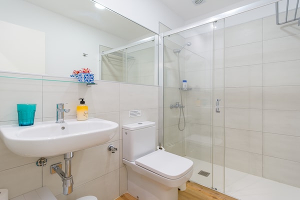 Foto van Strandappartement Las Palmas bij Las Canteras - Vakantiehuis in Las Palmas de Gran Canaria - BathRoom