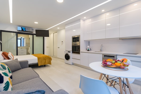 Foto van Studio bij Las Canteras Strand, Gran Canaria - Vakantiehuis in Las Palmas de Gran Canaria - DiningRoom