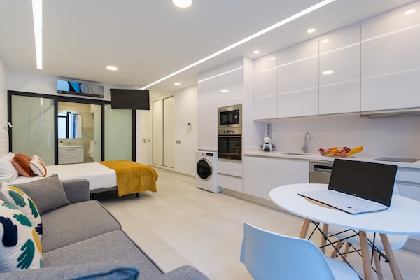 Foto van Studio bij Las Canteras Strand, Gran Canaria - Vakantiehuis in Las Palmas de Gran Canaria - LivingRoom