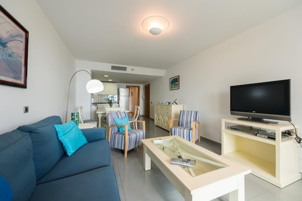 Foto van Appartement aan Las Canteras met Uitzicht - Vakantiehuis in Las Palmas de Gran Canaria - LivingRoom