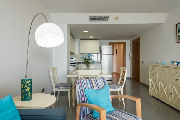Foto van Appartement aan Las Canteras met Uitzicht - Vakantiehuis in Las Palmas de Gran Canaria - LivingRoom