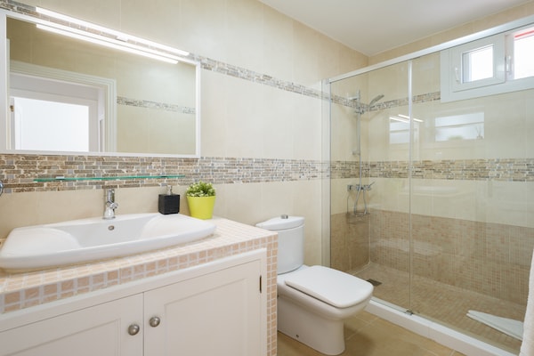 Foto van Bungalow in Maspalomas bij Golfbaan - Vakantiehuis in San Bartolomé de Tirajana - BathRoom