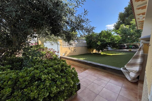 Foto van Huisdiervriendelijke villa met zwembad - Vakantiehuis in El Vendrell - GardenSummer