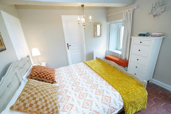 Foto van Gezellig kasteel met zwembad in Onlay - Vakantiehuis in Onlay - BedRoom