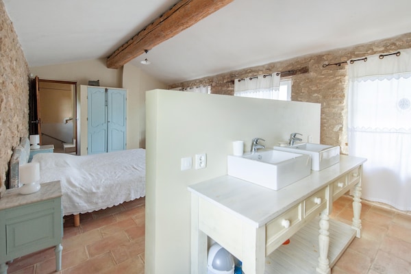 Foto van Villa in Saignon met Zwembad en Uitzicht - Vakantiehuis in Saignon - BedRoom