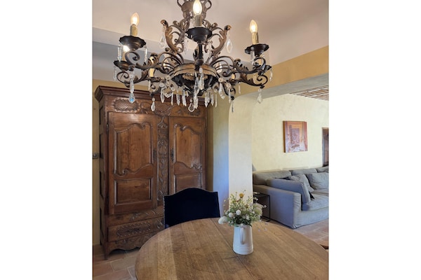 Foto van Villa in Saignon met Zwembad en Uitzicht - Vakantiehuis in Saignon - LivingRoom