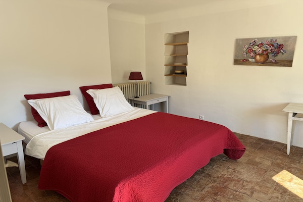 Foto van Villa in Saignon met Zwembad en Uitzicht - Vakantiehuis in Saignon - BedRoom