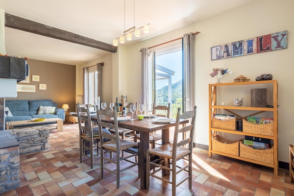 Foto van Prachtig landhuis met privézwembad - Vakantiehuis in Vieussan - DiningRoom