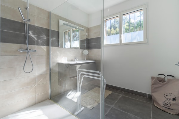 Foto van Prachtig landhuis met privézwembad - Vakantiehuis in Vieussan - BathRoom