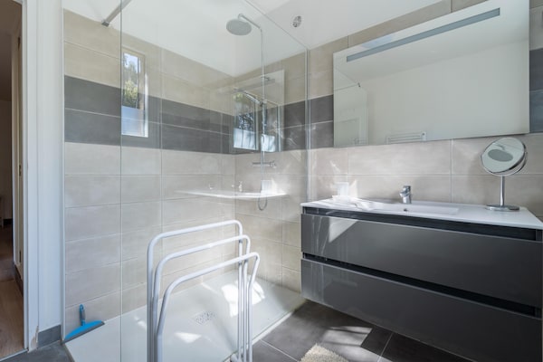 Foto van Prachtig landhuis met privézwembad - Vakantiehuis in Vieussan - BathRoom