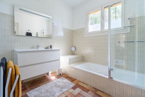 Foto van Prachtig landhuis met privézwembad - Vakantiehuis in Vieussan - BathRoom