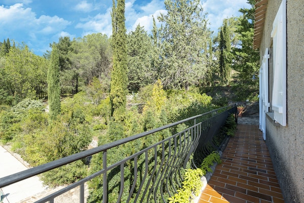 Foto van Prachtig landhuis met privézwembad - Vakantiehuis in Vieussan - TerraceBalcony