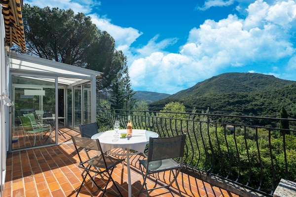 Foto van Prachtig landhuis met privézwembad - Vakantiehuis in Vieussan - TerraceBalcony