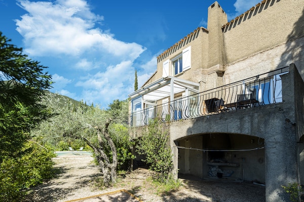 Foto van Prachtig landhuis met privézwembad - Vakantiehuis in Vieussan - ExteriorSummer