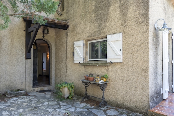 Foto van Prachtig landhuis met privézwembad - Vakantiehuis in Vieussan - HallReception