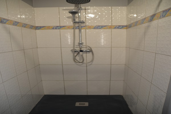 Foto van Ontsnapping aan het zwembad bij Arcachon - Vakantiehuis in La Teste-de-Buch - BathRoom