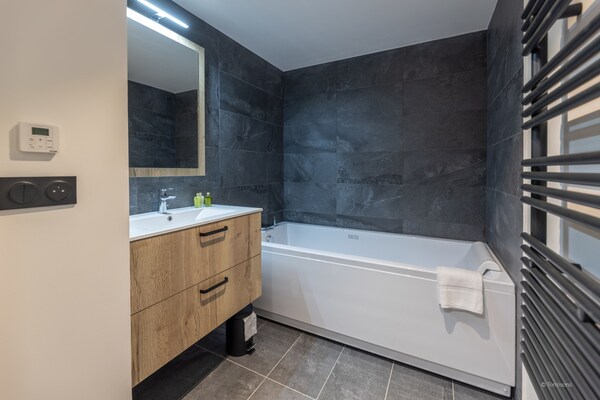 Foto van Ruim appartement in resort Chantemerle - Vakantiehuis in Saint Chaffrey - BathRoom