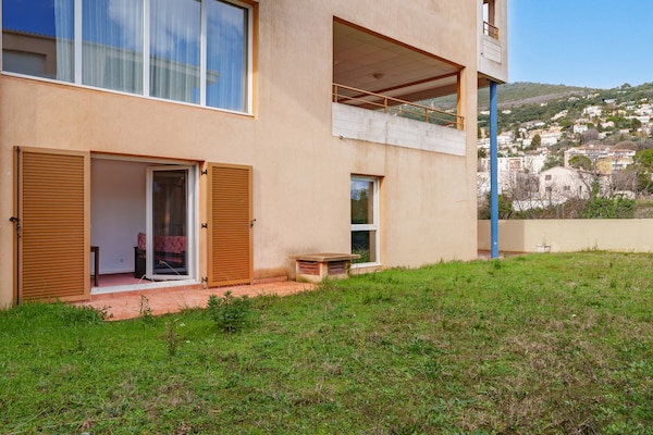 Foto van Appartement voor vier met toegang het zwembad - Vakantiehuis in Grasse - ExteriorSummer
