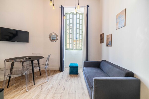 Foto van A/C Mezzanine Appartement 1BR/2P - Place Garibaldi - Untagged