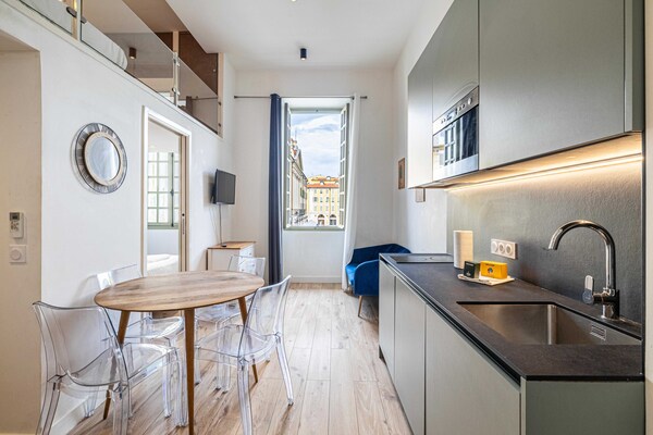 Foto van A/C Mezzanine Appartement 2BR/4P - Place Garibaldi - Untagged