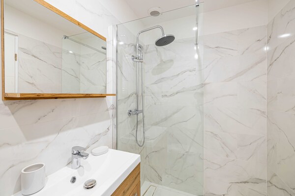 Foto van Grote gerenoveerde studio - Licht - 1BR/4p - Vakantiehuis in Cannes - 