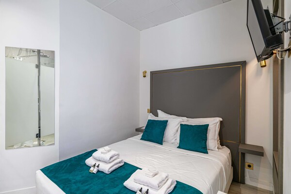 Foto van Hotel Avaton - Deluxe slaapkamer Balkon - Cannes Palais
 - 