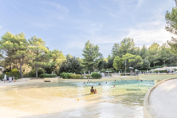 Foto van Appartement in Pont Royal met waterpark - Vakantiehuis in MALLEMORT - Untagged