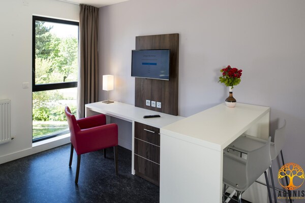 Foto van Adonis Dijon eenpersoonsappartement - Vakantiehuis in Dijon - LivingRoom