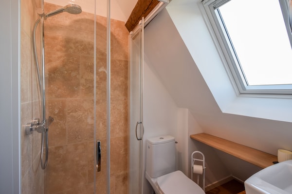 Foto van Culturele schat in de Dordogne met harige dieren - Vakantiehuis in St. Medard D'excideuil - BathRoom