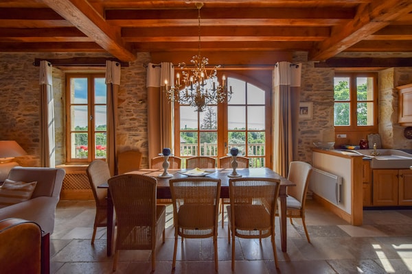 Foto van Elegante villa in Saint-Médard - Vakantiehuis in St. Medard D'excideuil - DiningRoom