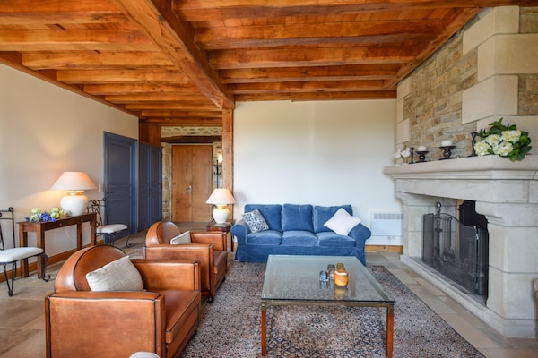 Foto van Elegante villa in Saint-Médard - Vakantiehuis in St. Medard D'excideuil - LivingRoom