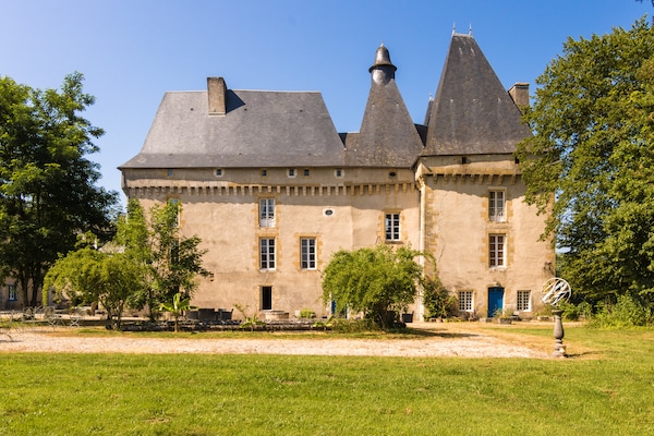 Foto van Cottage in Chaleix bij bos en meer - Vakantiehuis in Chalais - AreaSummer1KM