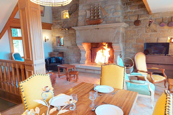 Foto van Granieten Huis in Bretagne met Zeezicht - Vakantiehuis in St. Pol-de-Léon - DiningRoom