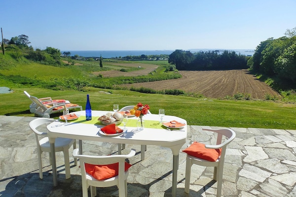 Foto van Granieten Huis in Bretagne met Zeezicht - Vakantiehuis in St. Pol-de-Léon - TerraceBalcony