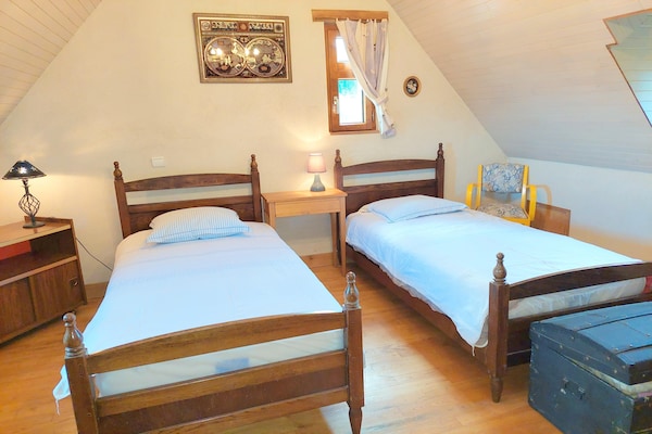 Foto van Granieten Huis in Bretagne met Zeezicht - Vakantiehuis in St. Pol-de-Léon - BedRoom
