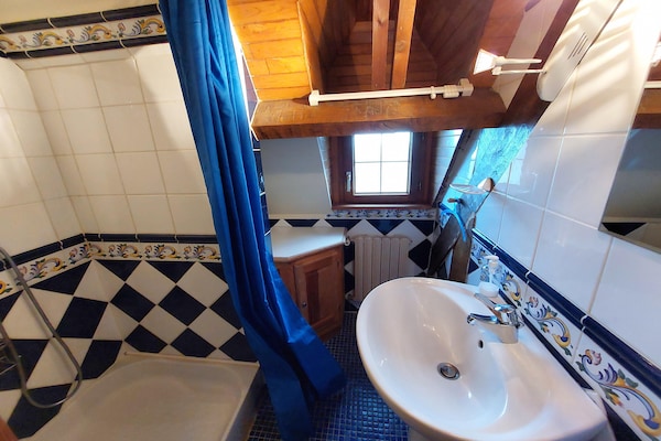 Foto van Granieten Huis in Bretagne met Zeezicht - Vakantiehuis in St. Pol-de-Léon - BathRoom