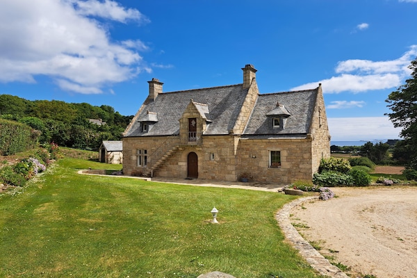 Foto van Granieten Huis in Bretagne met Zeezicht - Vakantiehuis in St. Pol-de-Léon - ExteriorSummer