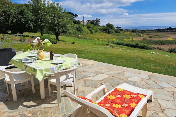 Foto van Granieten Huis in Bretagne met Zeezicht - Vakantiehuis in St. Pol-de-Léon - TerraceBalcony
