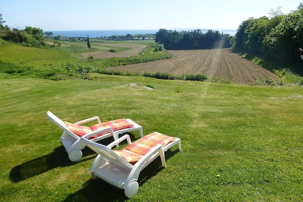 Foto van Granieten Huis in Bretagne met Zeezicht - Vakantiehuis in St. Pol-de-Léon - GardenSummer