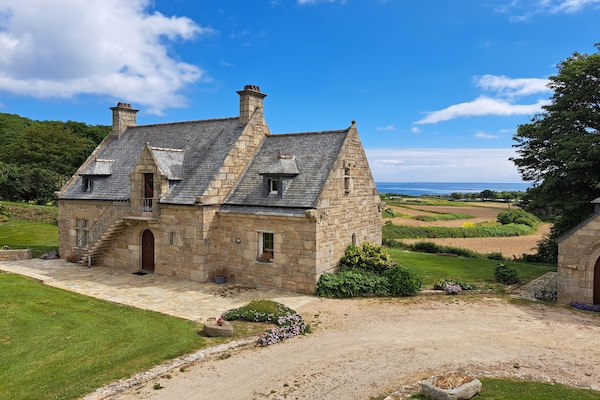 Foto van Granieten Huis in Bretagne met Zeezicht - Vakantiehuis in St. Pol-de-Léon - ExteriorSummer