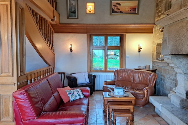 Foto van Granieten Huis in Bretagne met Zeezicht - Vakantiehuis in St. Pol-de-Léon - LivingRoom
