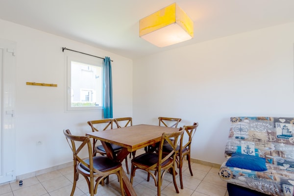 Foto van Bretagne Flat, strand en zwembad - Vakantiehuis in St Nic - DiningRoom