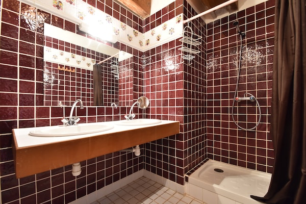 Foto van Herenhuis aan het meer in Plourin-lès-Morlaix - Vakantiehuis in Plourin les Morlaix - BathRoom