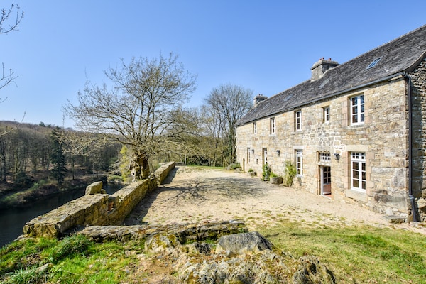 Foto van Herenhuis aan het meer in Plourin-lès-Morlaix - Vakantiehuis in Plourin les Morlaix - ExteriorSummer